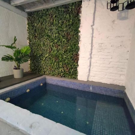 Pequeno Alojamiento Con Mini Piscina - No Climatizada 발렌시아 외부 사진