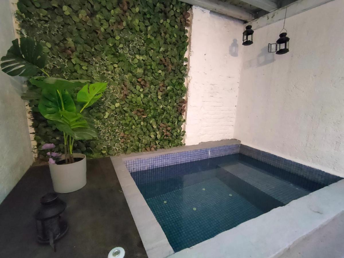 Pequeno Alojamiento Con Mini Piscina - No Climatizada 발렌시아 외부 사진