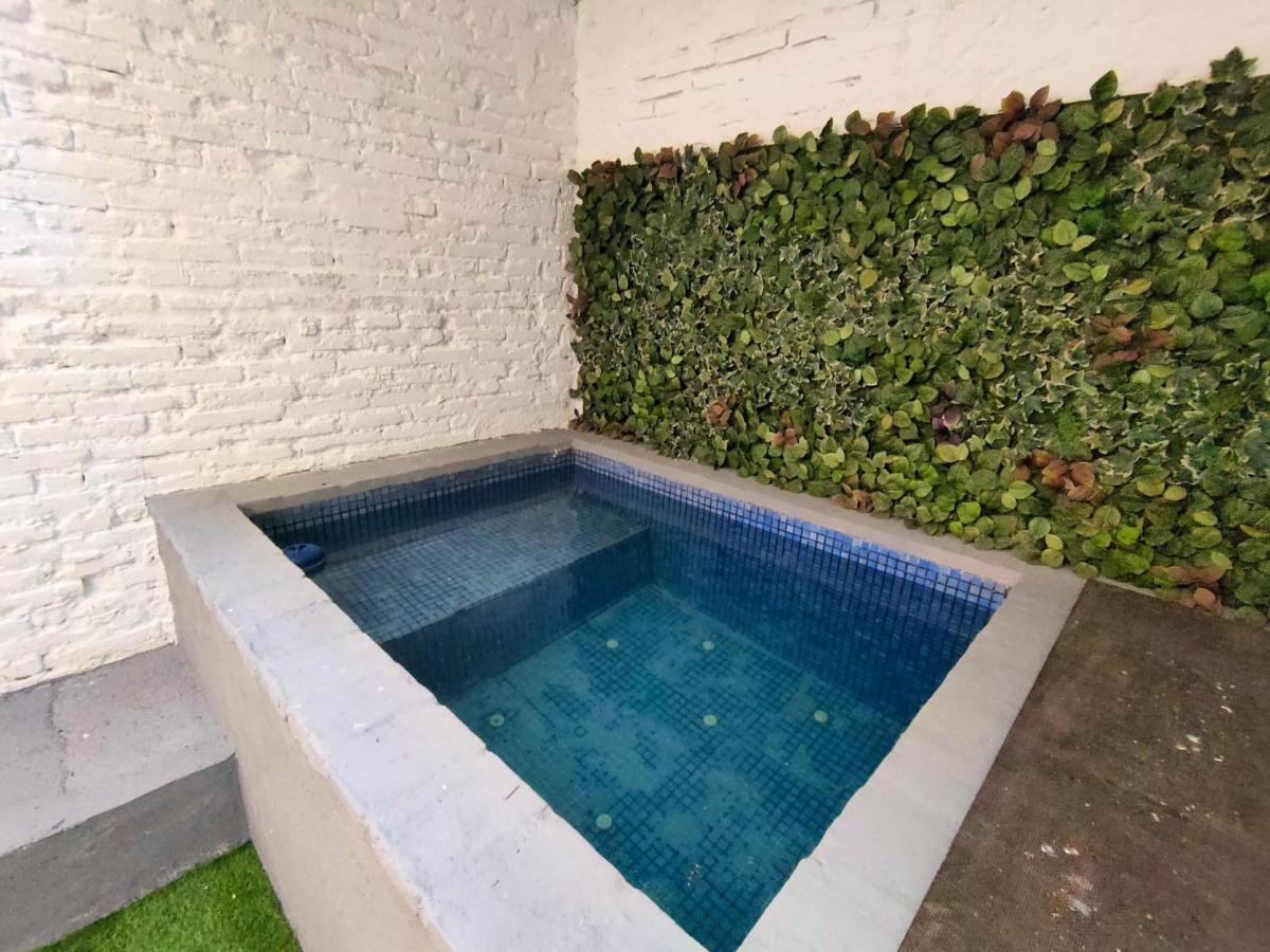 Pequeno Alojamiento Con Mini Piscina - No Climatizada 발렌시아 외부 사진
